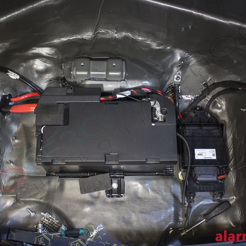 Audi A4 - Шумоизоляция багажника, Pandora DXL 3910